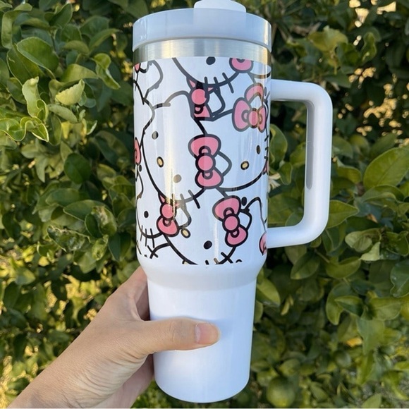 Sanrio Hello Kitty Tumbler 40 oz tumbler with hand carry handle. Brand New. 40 O - Picture 3 of 4